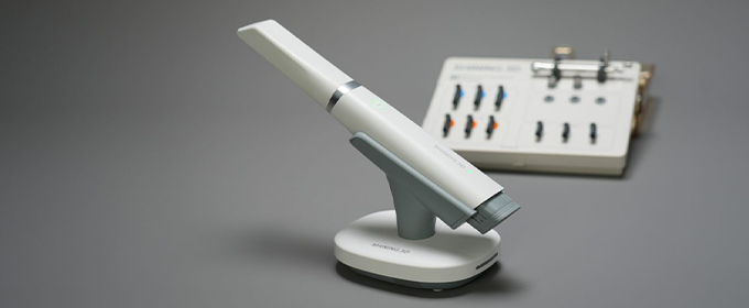 بررسی Aoralscan Elite؛ اسکنر داخل دهانی SHINING 3D با فناوری IPG، Precision تا ۵ میکرون و کاربرد تخصصی در ایمپلنت و All-on-X.